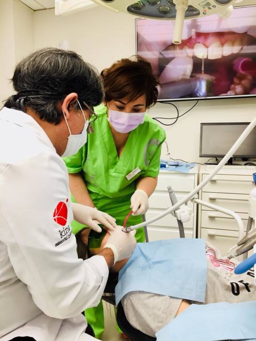 Sidney Kina en el Master en Rehabilitación Oral, Odontologia Avanzada y Nuevas Tecnologías de la UCAM