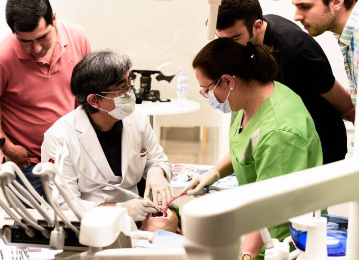 Curso de Carillas de Porcelana impartido por el maestro Sidney Kina - UCAM